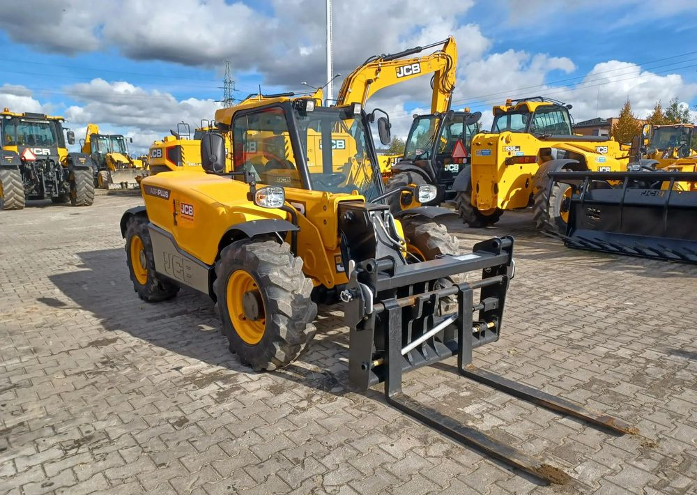 JCB 525-60 Agri Plus - Телескопический погрузчик: фото 2 JCB 525-60 Agri Plus - Телескопический погрузчик: фото 2