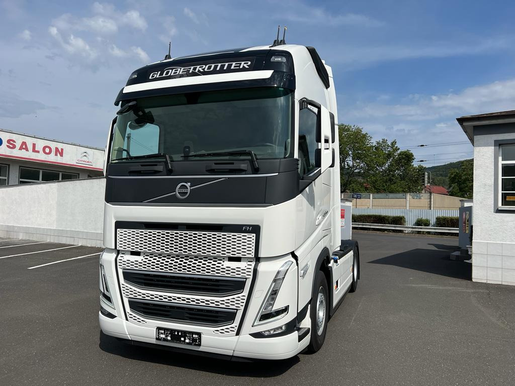 VOLVO FH 500 / Leather/ VEB+/ Air/ 2 tanks/ i-Parkcool/ - Тягач: фото 3 VOLVO FH 500 / Leather/ VEB+/ Air/ 2 tanks/ i-Parkcool/ - Тягач: фото 3