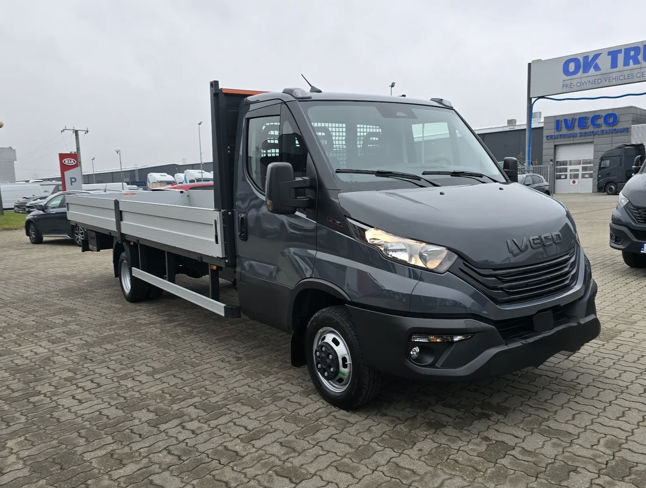 Iveco Daily 50C18 Pritsche 6.1 m - Малотоннажный бортовой грузовик: фото 1 Iveco Daily 50C18 Pritsche 6.1 m - Малотоннажный бортовой грузовик: фото 1