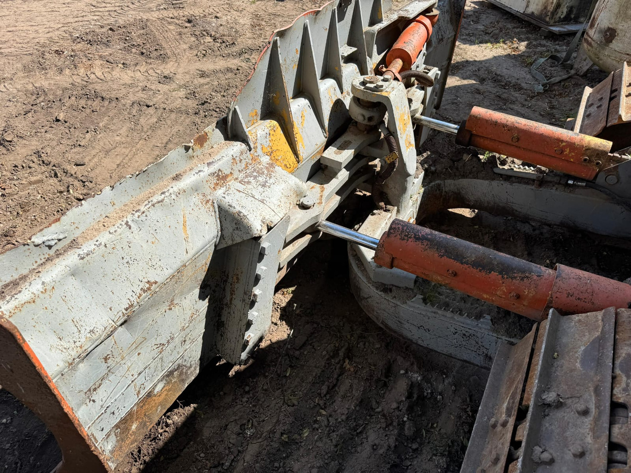 Бульдозер CATERPILLAR D4H LGP: фото 12 Бульдозер CATERPILLAR D4H LGP: фото 12