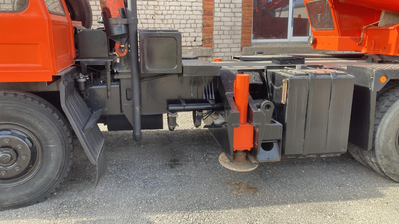 KATO NK200E - Мобильный кран: фото 4 KATO NK200E - Мобильный кран: фото 4