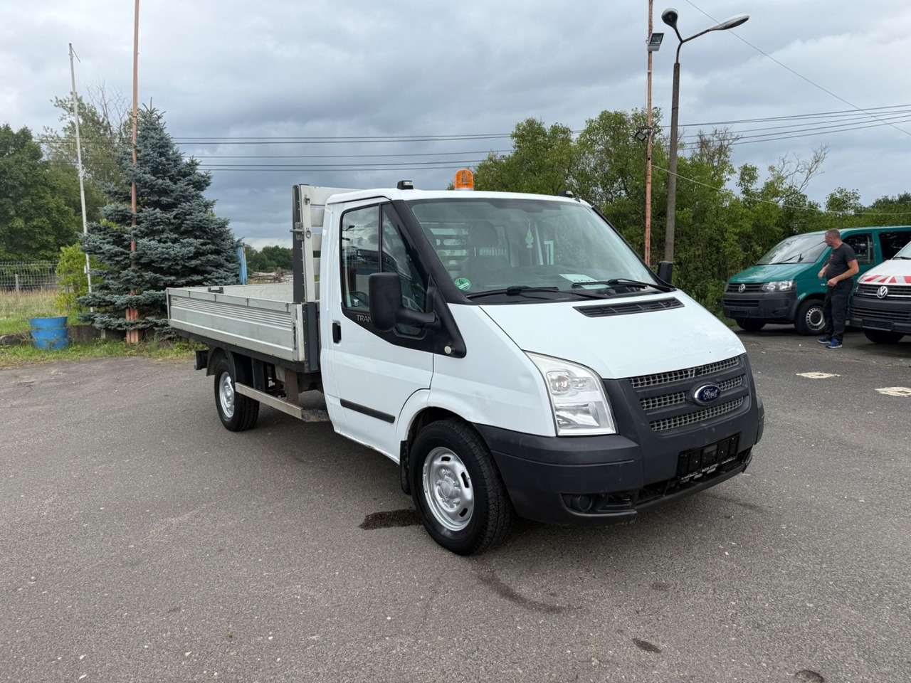 Ford Transit Pritsche FT 350 M Einzelkabine 110 KM - Малотоннажный бортовой грузовик: фото 2 Ford Transit Pritsche FT 350 M Einzelkabine 110 KM - Малотоннажный бортовой грузовик: фото 2
