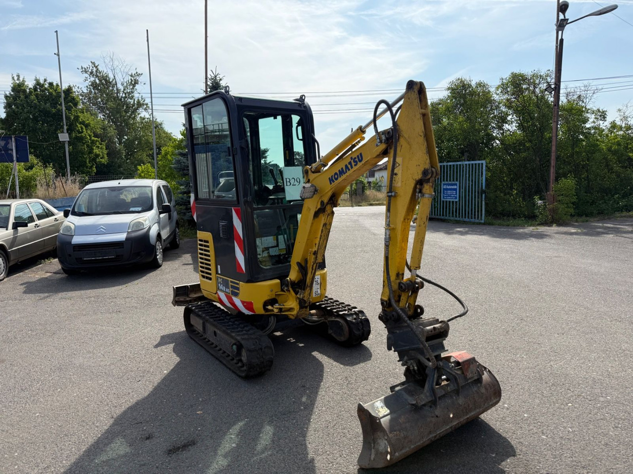 Komatsu PC 14R HS - Мини-экскаватор: фото 2 Komatsu PC 14R HS - Мини-экскаватор: фото 2