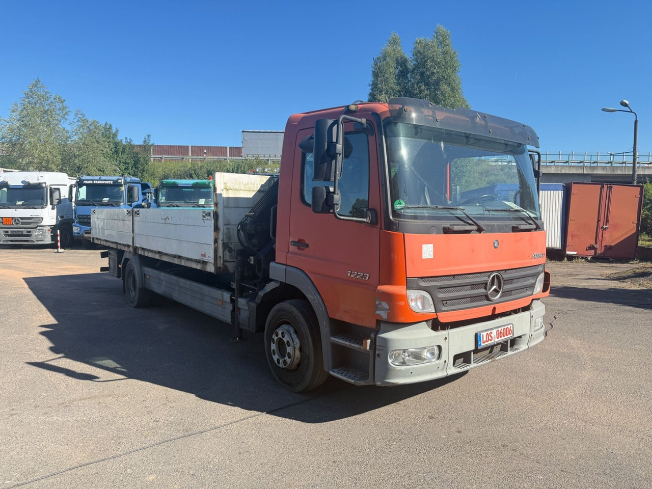 Mercedes-Benz Atego 1223 mit Kran MKG HLK 76 - Грузовик бортовой/ Платформа, Автоманипулятор: фото 2 Mercedes-Benz Atego 1223 mit Kran MKG HLK 76 - Грузовик бортовой/ Платформа, Автоманипулятор: фото 2