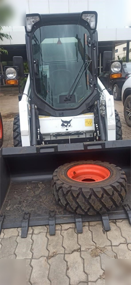 BOBCAT S450 - Мини-погрузчик с бортовым поворотом: фото 4 BOBCAT S450 - Мини-погрузчик с бортовым поворотом: фото 4