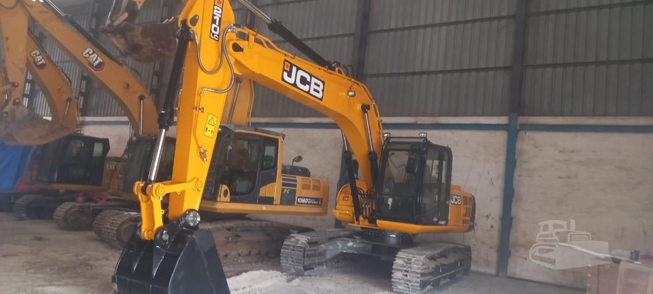 JCB JS210 LC - Гусеничный экскаватор: фото 1 JCB JS210 LC - Гусеничный экскаватор: фото 1