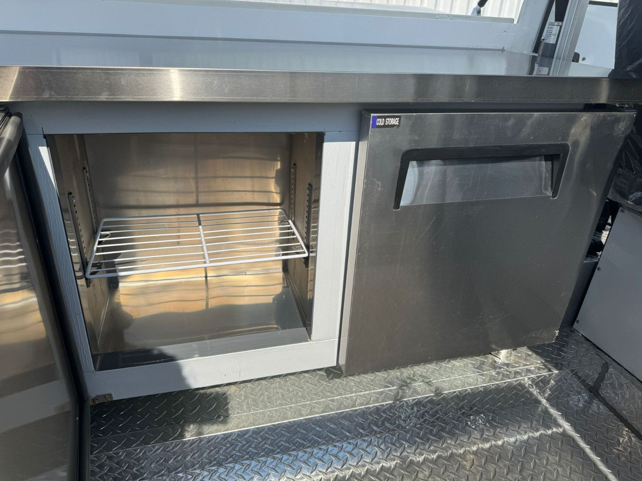 Торговый грузовик Event Mobil Catering Foodtruck: фото 20 Торговый грузовик Event Mobil Catering Foodtruck: фото 20