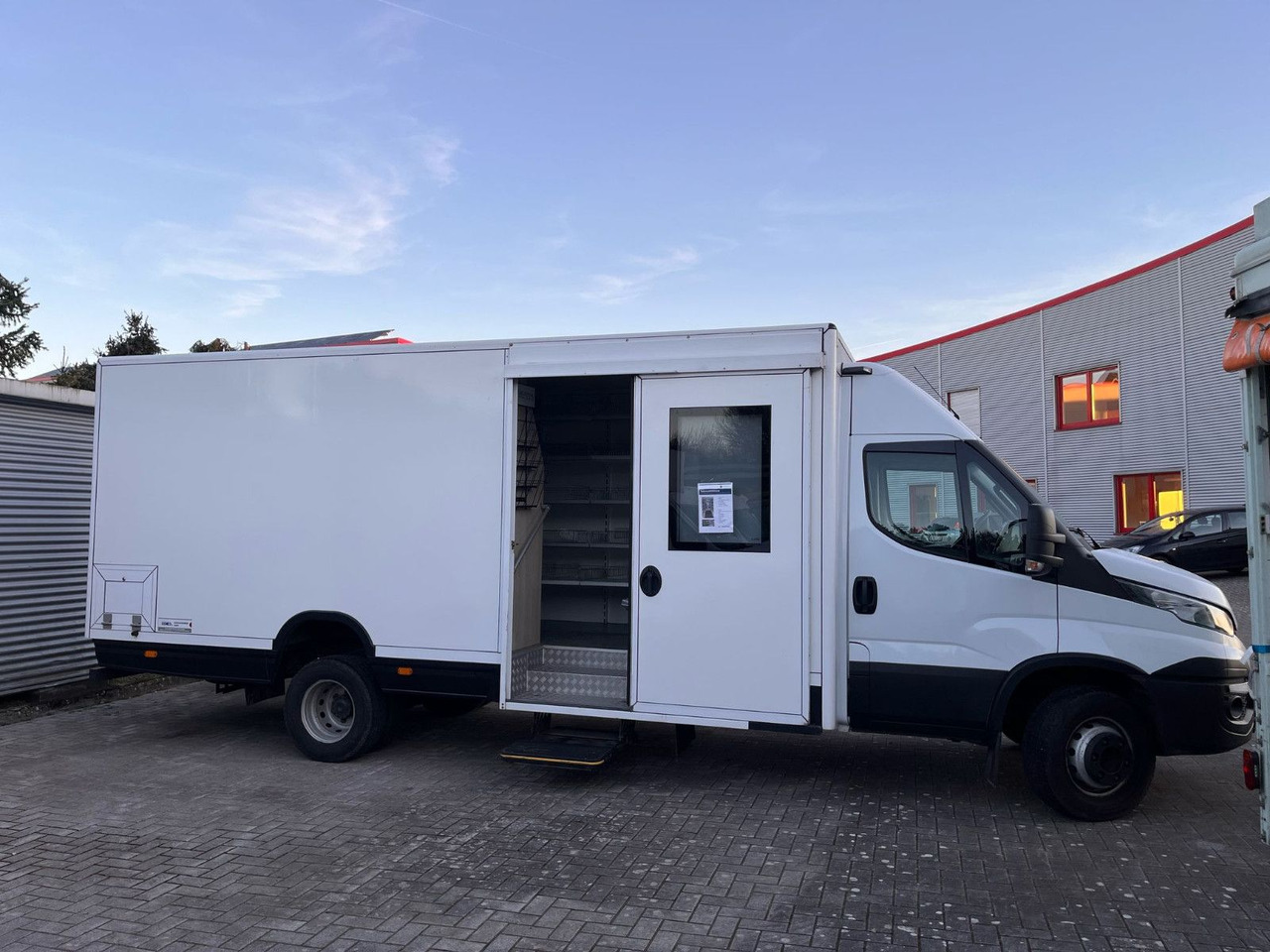 Iveco Daily SB Mobil - Торговый грузовик: фото 1 Iveco Daily SB Mobil - Торговый грузовик: фото 1