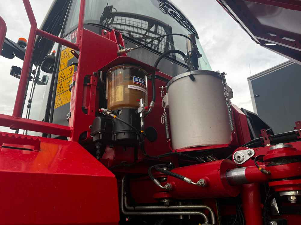 Grimme REXOR 6300 Platinum - Свеклоуборочный комбайн: фото 2 Grimme REXOR 6300 Platinum - Свеклоуборочный комбайн: фото 2