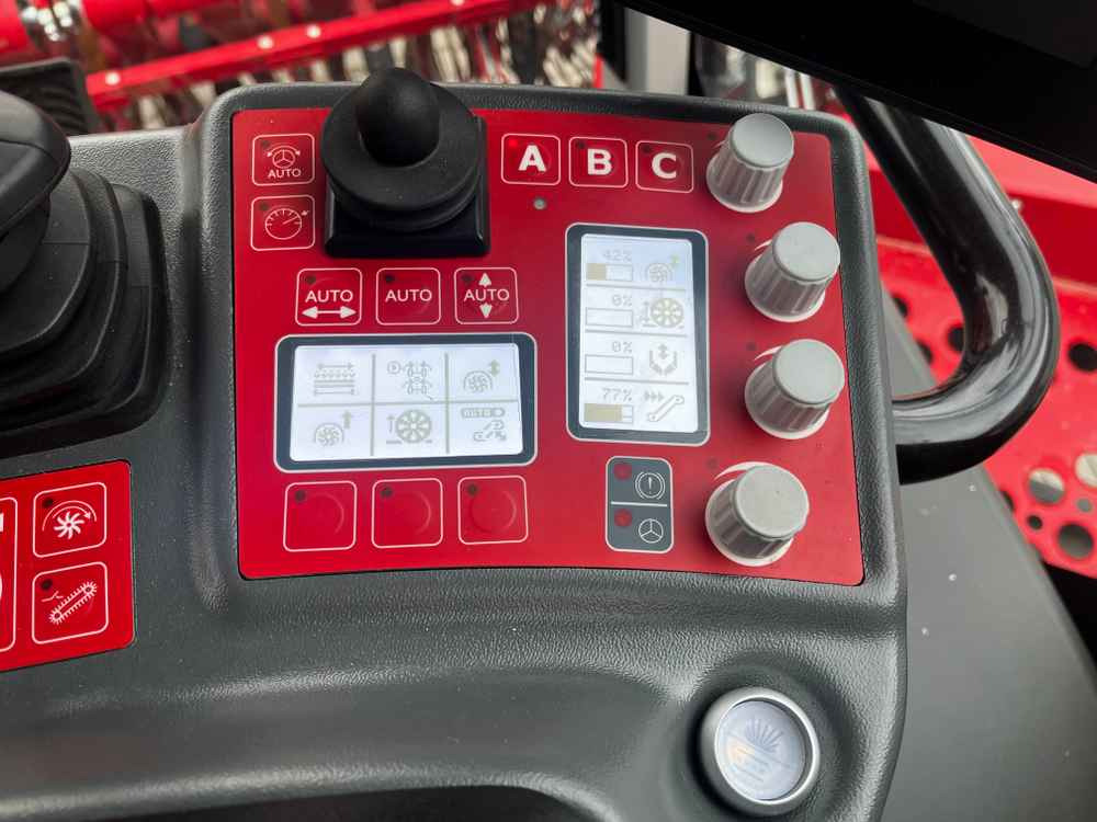 Grimme REXOR 6300 Platinum - Свеклоуборочный комбайн: фото 3 Grimme REXOR 6300 Platinum - Свеклоуборочный комбайн: фото 3