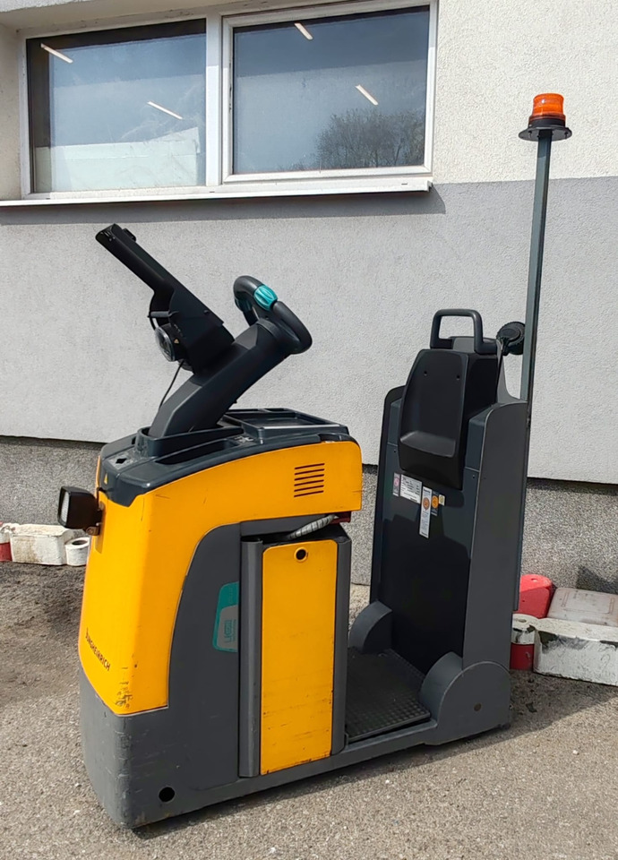 Jungheinrich EZS130 Li-Ion 2018yy/ 1590mh - Складской тягач: фото 2 Jungheinrich EZS130 Li-Ion 2018yy/ 1590mh - Складской тягач: фото 2