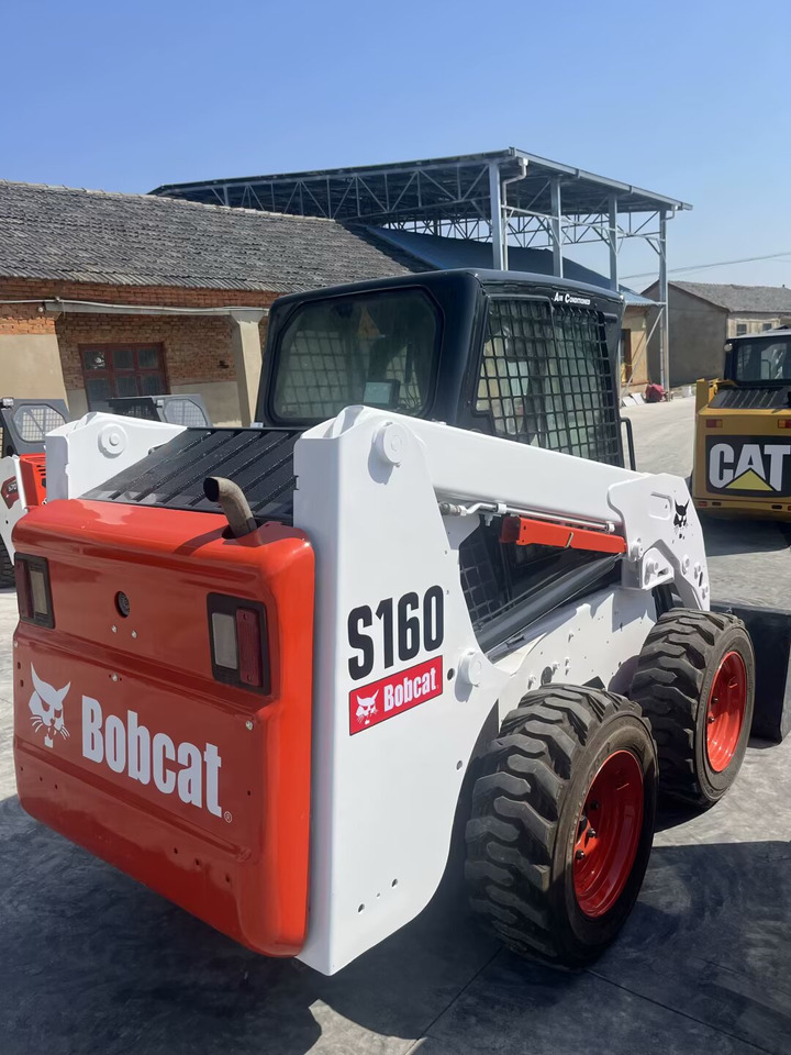 Bobcat S160 - Мини-погрузчик с бортовым поворотом: фото 4 Bobcat S160 - Мини-погрузчик с бортовым поворотом: фото 4