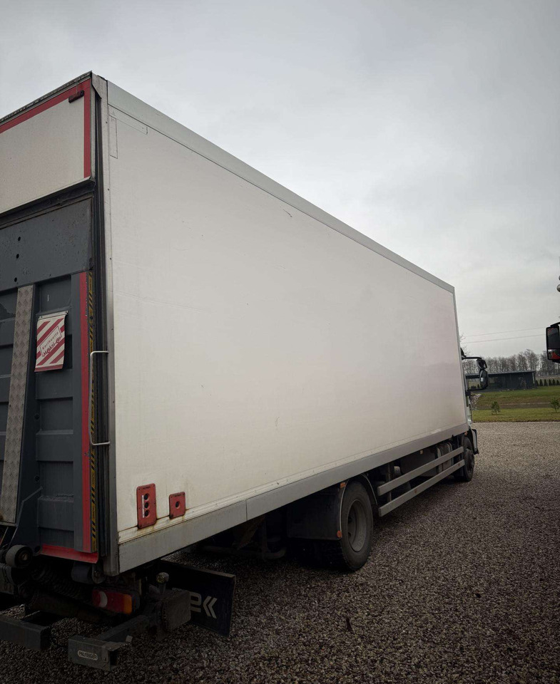 Volvo Kėbulas - Грузовик с закрытым кузовом: фото 4 Volvo Kėbulas - Грузовик с закрытым кузовом: фото 4