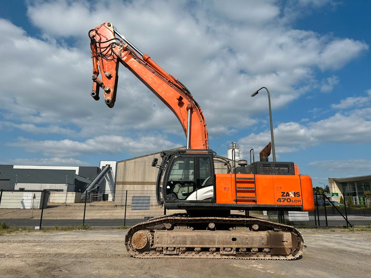 Hitachi ZX470 LCH-5B - Гусеничный экскаватор: фото 1 Hitachi ZX470 LCH-5B - Гусеничный экскаватор: фото 1