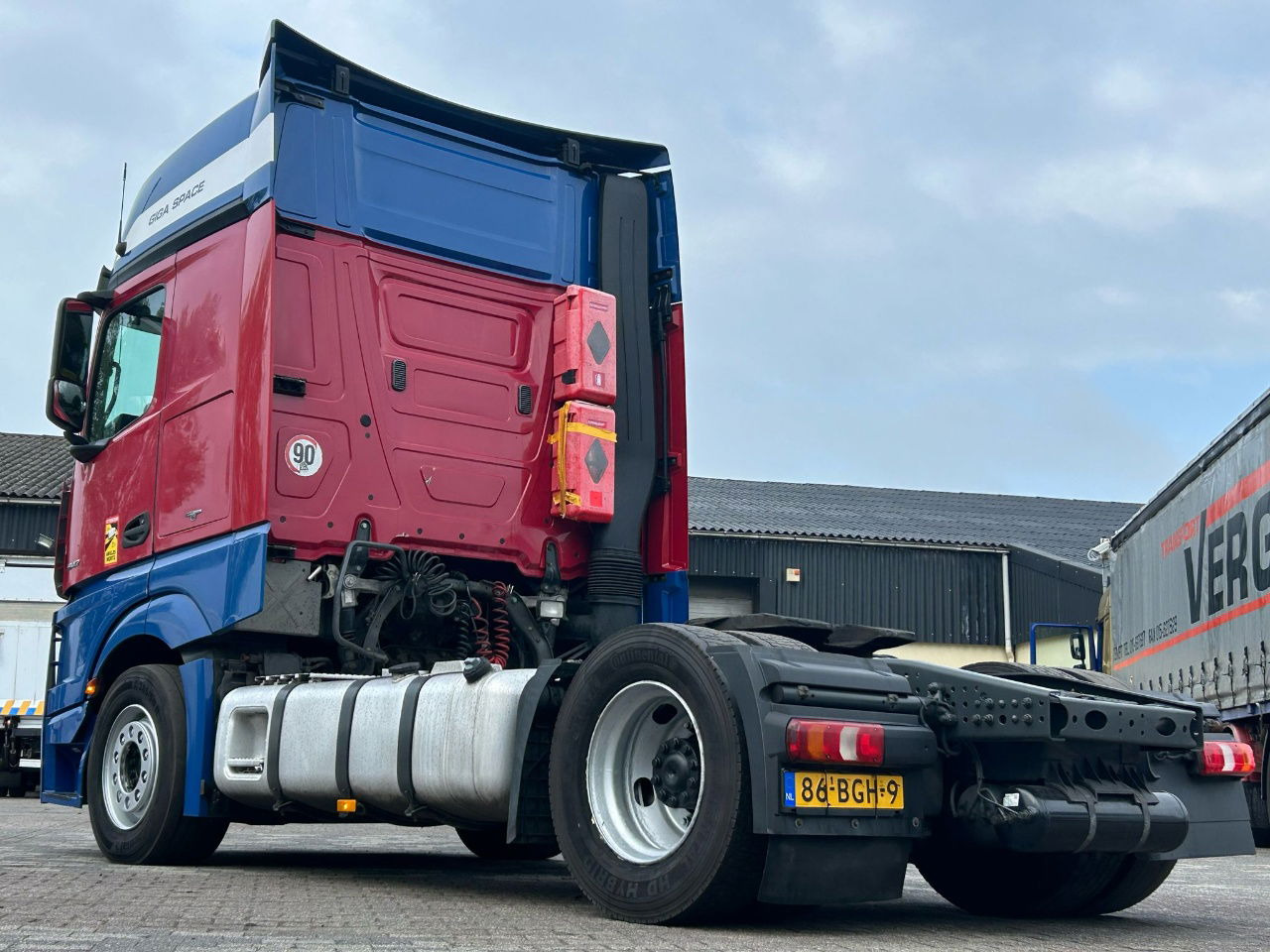 Mercedes-Benz Actros Euro 6 / BJ. 2015 / APK - Тягач: фото 5 Mercedes-Benz Actros Euro 6 / BJ. 2015 / APK - Тягач: фото 5