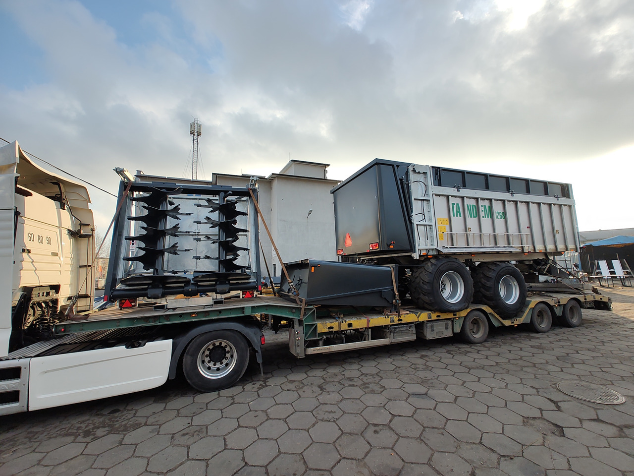 Новый Навозоразбрасыватель Auto-Agro Miststreuer / Manure spreader / Epandeur à fumier / Rimorchio spandiconcime / Abonadora / Разбрасыватель органических удобрений / Rozrzutnik obornika Tandem N268: фото 31