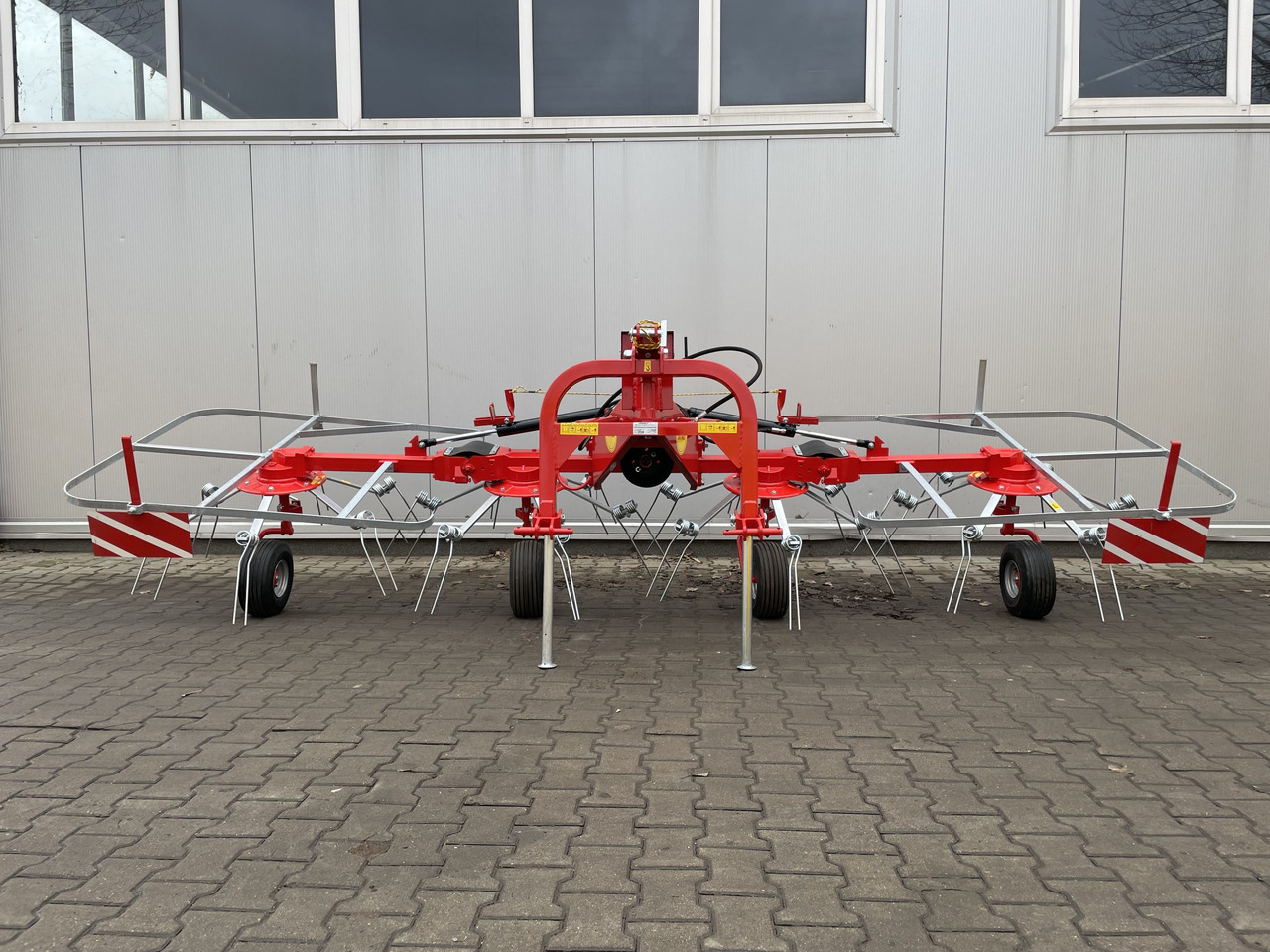 JAR-MET Schwader / Tedder / Faneuse / Przetrząsacz 5,2 m - Сеноворошилка: фото 1 JAR-MET Schwader / Tedder / Faneuse / Przetrząsacz 5,2 m - Сеноворошилка: фото 1