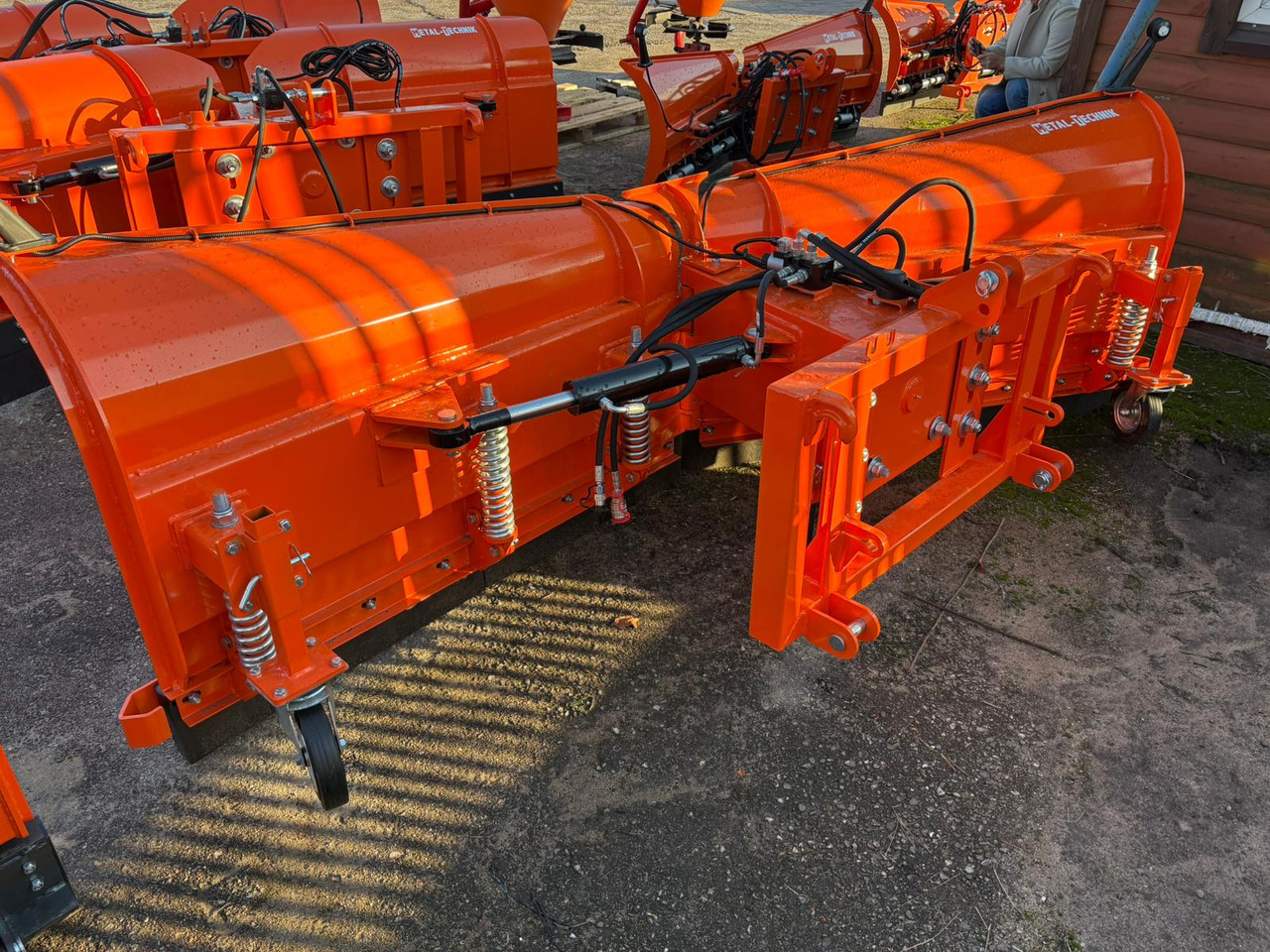 METAL-TECHNIK Schneeschild / Snow plow / Lame à neige / Sgombraneve dritto / Снегоочистель / Pług odśnieżny 3 m - Отвал для снега для Отвалов для снега: фото 3 METAL-TECHNIK Schneeschild / Snow plow / Lame à neige / Sgombraneve dritto / Снегоочистель / Pług odśnieżny 3 m - Отвал для снега для Отвалов для снега: фото 3