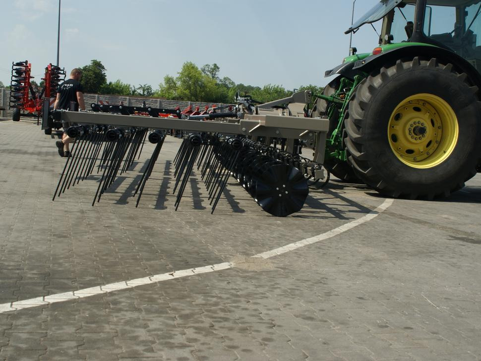 ROLEX Mulchegge / Mulch harrow / Herse de déchaumage / Erpice pacciamante / Борона для мульчирования / Brona mulczowa 7,5 m - Борона пружинная: фото 2 ROLEX Mulchegge / Mulch harrow / Herse de déchaumage / Erpice pacciamante / Борона для мульчирования / Brona mulczowa 7,5 m - Борона пружинная: фото 2