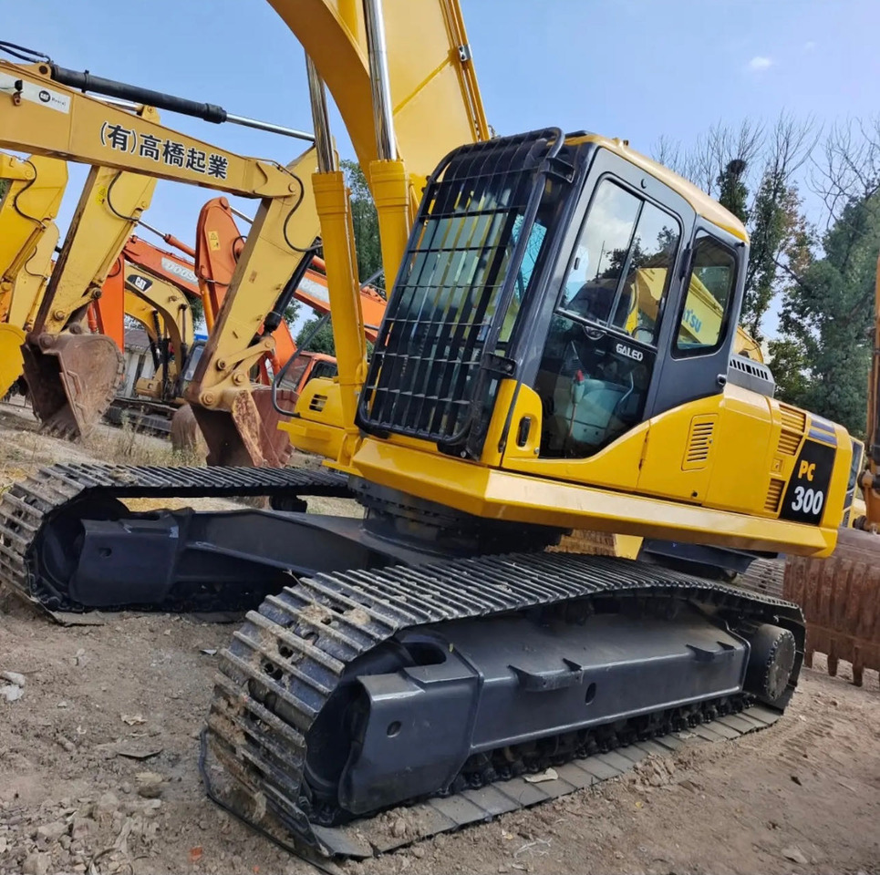 KOMATSU PC300-7 - Гусеничный экскаватор: фото 2 KOMATSU PC300-7 - Гусеничный экскаватор: фото 2