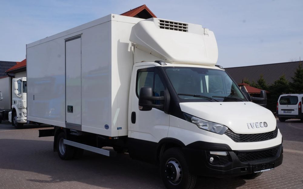 Iveco DAILY 70c17 CHŁODNIA 5 m Thermo king V-500 MAX Wzorowy Stan - Рефрижератор: фото 2 Iveco DAILY 70c17 CHŁODNIA 5 m Thermo king V-500 MAX Wzorowy Stan - Рефрижератор: фото 2