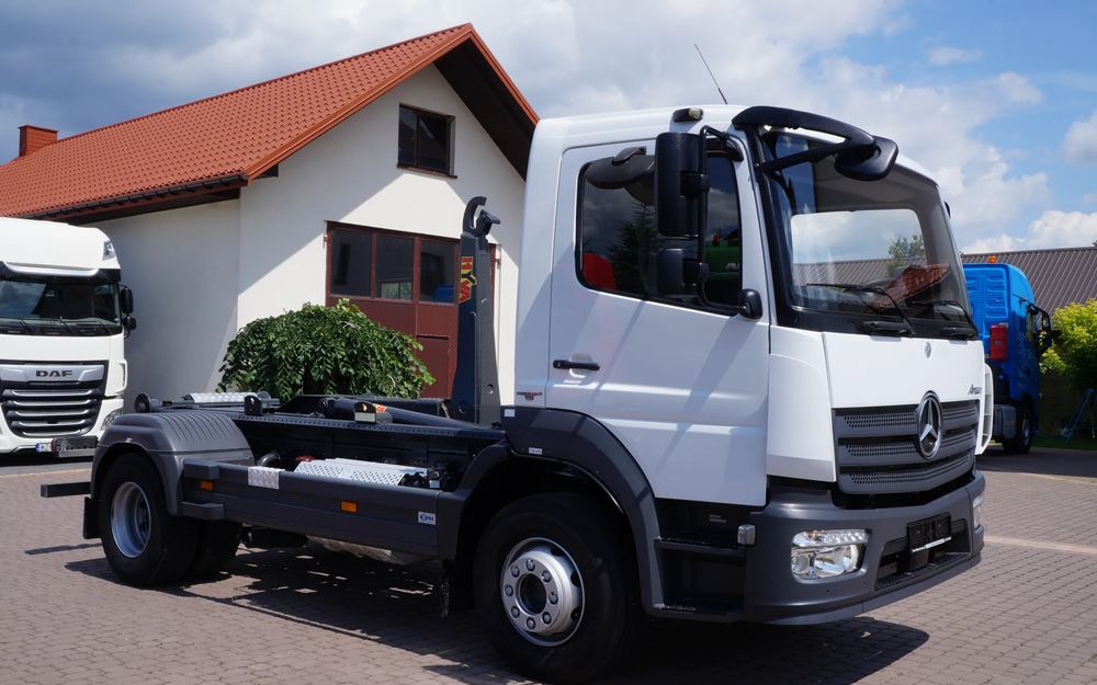 Mercedes-Benz ATEGO 1621 1624 EURO 6 HAKOWIEC HYVA DMC 16.000 KG ŁAD. 10.000 KG NISKI PRZEBIEG - Крюковой мультилифт: фото 4 Mercedes-Benz ATEGO 1621 1624 EURO 6 HAKOWIEC HYVA DMC 16.000 KG ŁAD. 10.000 KG NISKI PRZEBIEG - Крюковой мультилифт: фото 4