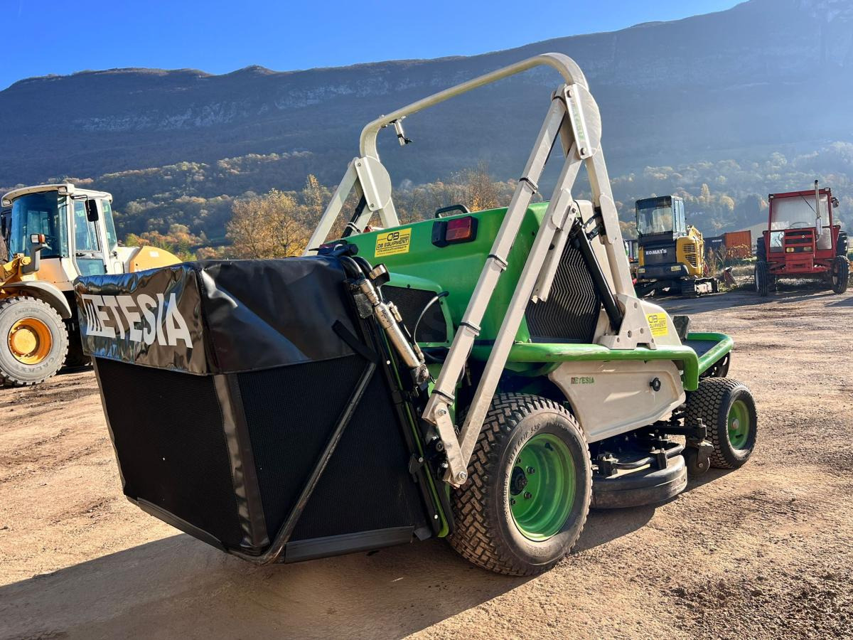 ETESIA HYDRO 124D Tondeuse autoportée 124cm - Газонокосилка: фото 5 ETESIA HYDRO 124D Tondeuse autoportée 124cm - Газонокосилка: фото 5