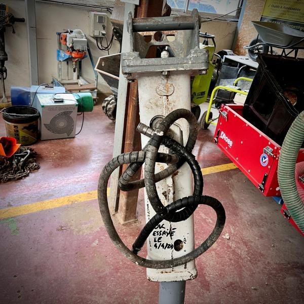 Marteau brise roche hydraulique BRH pour pelle 2 a 4T - Гидромолот: фото 4 Marteau brise roche hydraulique BRH pour pelle 2 a 4T - Гидромолот: фото 4