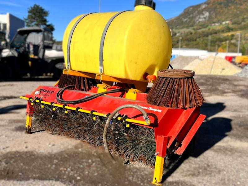 RABAUD CHAMPION BALAYEUSE ALIGNEUSE AVEC BALAIS LATERAL - Щетка: фото 1 RABAUD CHAMPION BALAYEUSE ALIGNEUSE AVEC BALAIS LATERAL - Щетка: фото 1