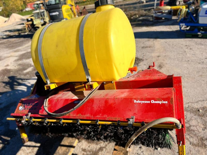 RABAUD CHAMPION BALAYEUSE ALIGNEUSE AVEC BALAIS LATERAL - Щетка: фото 4 RABAUD CHAMPION BALAYEUSE ALIGNEUSE AVEC BALAIS LATERAL - Щетка: фото 4