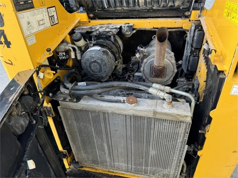 Мини-погрузчик с бортовым поворотом Gehl R165 Skid Steer: фото 10