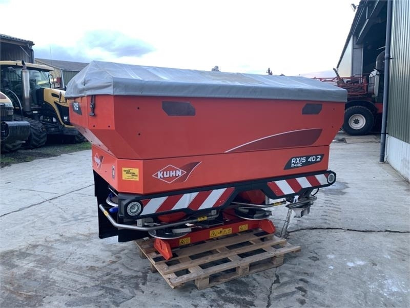 Kuhn Kuhn Axis 40.2 M-EMC Fert Spreader - Разбрасыватель удобрений: фото 3 Kuhn Kuhn Axis 40.2 M-EMC Fert Spreader - Разбрасыватель удобрений: фото 3