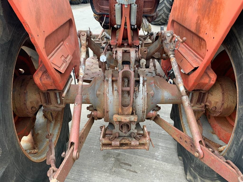 Massey Ferguson 178 - Трактор: фото 4 Massey Ferguson 178 - Трактор: фото 4
