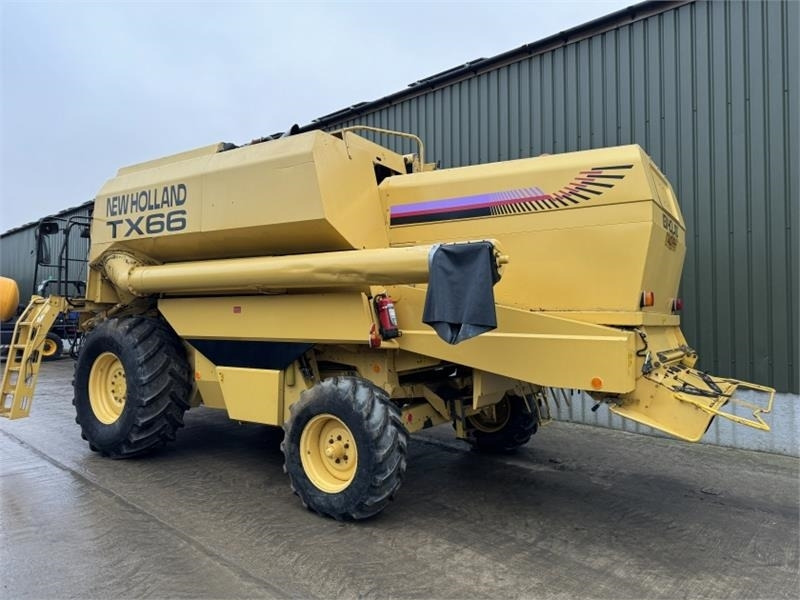 New Holland New Holland TX66 c/w 20ft Header - Навесное оборудование для комбайна: фото 4 New Holland New Holland TX66 c/w 20ft Header - Навесное оборудование для комбайна: фото 4