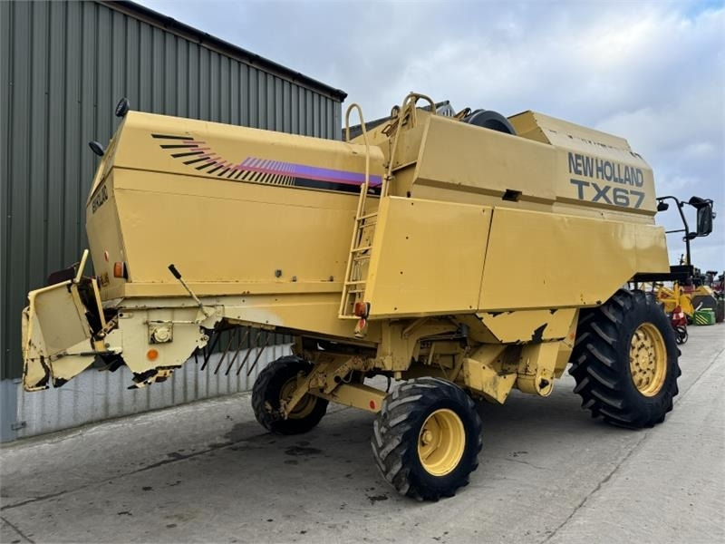 New Holland New Holland TX67 c/w 20ft Header - Навесное оборудование для комбайна: фото 2 New Holland New Holland TX67 c/w 20ft Header - Навесное оборудование для комбайна: фото 2
