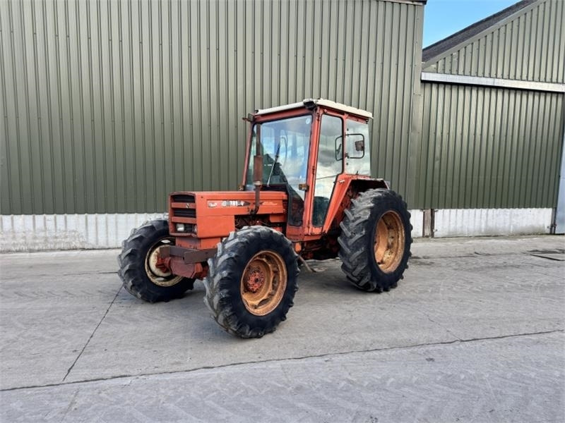 Renault Renault 781-4 4WD Tractor - Трактор: фото 1 Renault Renault 781-4 4WD Tractor - Трактор: фото 1