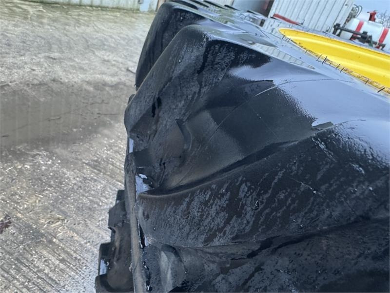 Сельскохозяйственная техника John Deere 320 Row Crop Wheels and Tyres: фото 11 Сельскохозяйственная техника John Deere 320 Row Crop Wheels and Tyres: фото 11