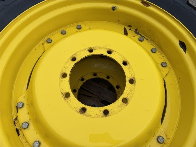 Сельскохозяйственная техника John Deere 320 Row Crop Wheels and Tyres: фото 8 Сельскохозяйственная техника John Deere 320 Row Crop Wheels and Tyres: фото 8
