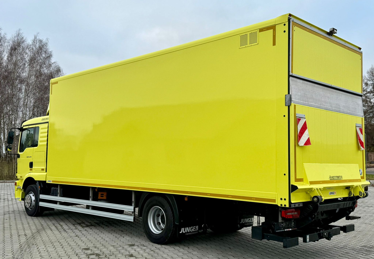 MAN TGM 15.250 / IZOTERMA / WINDA / 18 EUROPALET / ŁADOWNOŚĆ 7 615 KG / 150 TYŚ KM / AUTOMAT / JAK NOWY / 2020 ROK / KONTENER - Изотермический грузовик: фото 4 MAN TGM 15.250 / IZOTERMA / WINDA / 18 EUROPALET / ŁADOWNOŚĆ 7 615 KG / 150 TYŚ KM / AUTOMAT / JAK NOWY / 2020 ROK / KONTENER - Изотермический грузовик: фото 4