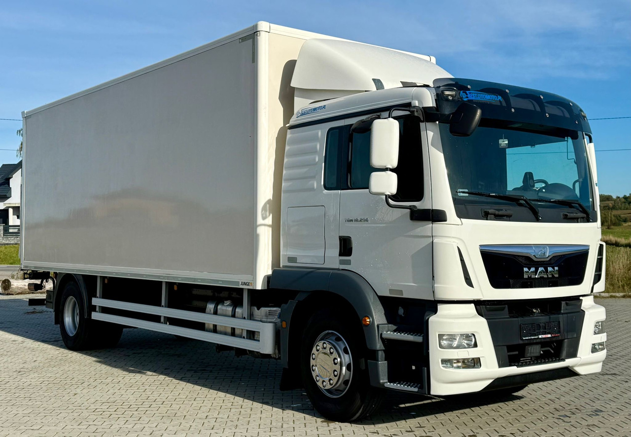 MAN TGM 18.290 / KONTENER / WINDA / 18 PALET / SYPIALKA / AUTOMAT / EURO 6 / 9 260 KG ŁADOWNOŚCI - Грузовик с закрытым кузовом: фото 1 MAN TGM 18.290 / KONTENER / WINDA / 18 PALET / SYPIALKA / AUTOMAT / EURO 6 / 9 260 KG ŁADOWNOŚCI - Грузовик с закрытым кузовом: фото 1
