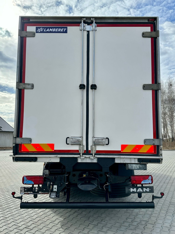 MAN TGX 26.420 / CHŁODNIA / LAMBERET / 18 EUROPALET / 6x2 / 2017 ROK / SYPIALKA - Рефрижератор: фото 4 MAN TGX 26.420 / CHŁODNIA / LAMBERET / 18 EUROPALET / 6x2 / 2017 ROK / SYPIALKA - Рефрижератор: фото 4