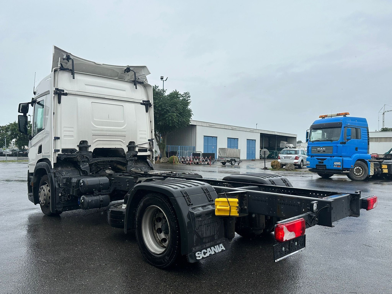 SCANIA P220 / RAMA DO ZABUDOWY / ROZSTAW OSI 3.90 M / SILNIK 6 / WYWROTKA / BECZKA / HAKOWIEC / UTRZYMANIE DRÓG / AUTOMAT / 2019 ROK / NISKI PRZEBIEG - Грузовик-шасси: фото 4 SCANIA P220 / RAMA DO ZABUDOWY / ROZSTAW OSI 3.90 M / SILNIK 6 / WYWROTKA / BECZKA / HAKOWIEC / UTRZYMANIE DRÓG / AUTOMAT / 2019 ROK / NISKI PRZEBIEG - Грузовик-шасси: фото 4