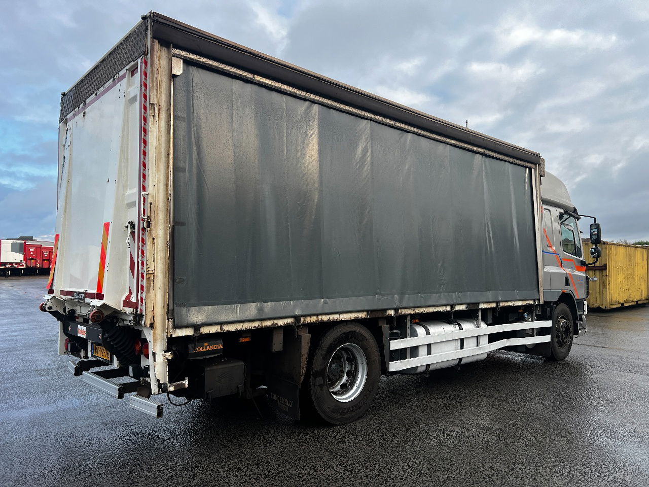 DAF CF 75.250 SC, Euro 5 - Тентованный грузовик: фото 3 DAF CF 75.250 SC, Euro 5 - Тентованный грузовик: фото 3