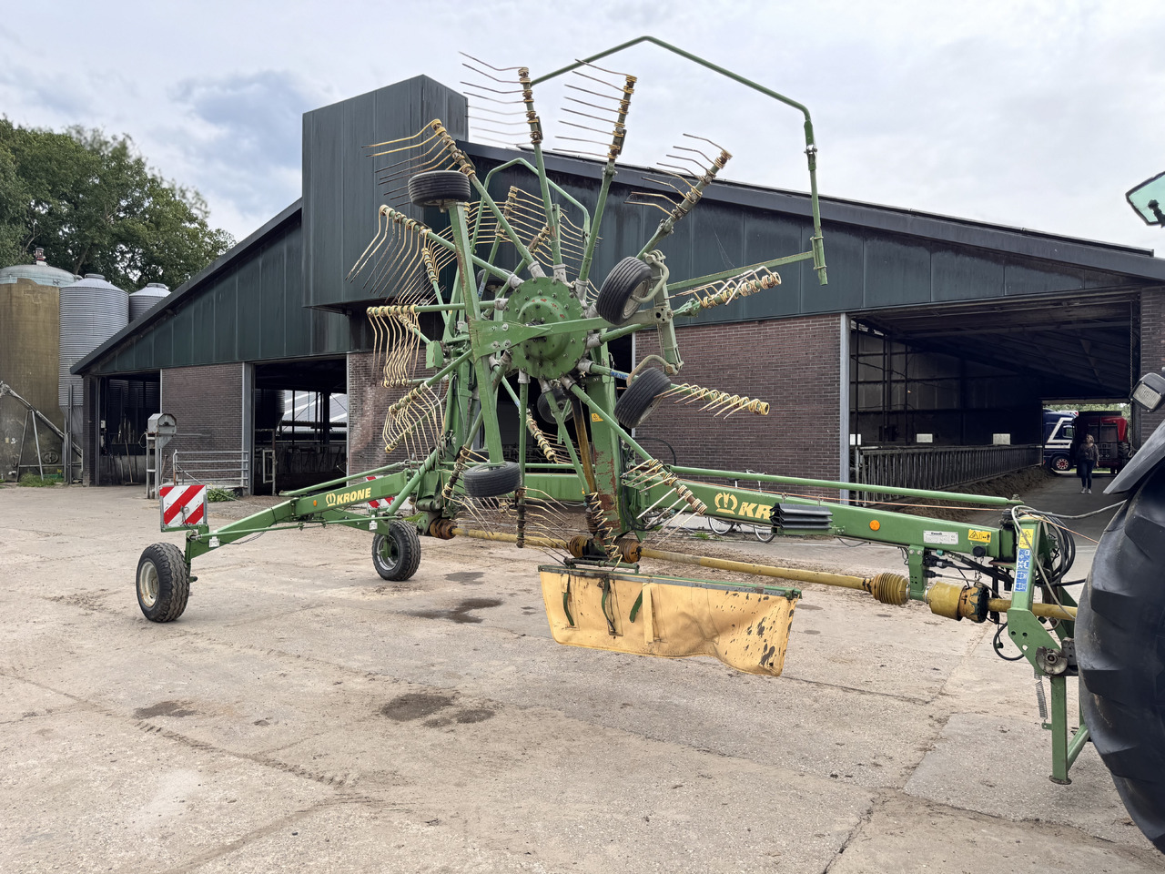 KRONE Swadro 810 - Сеноворошилка: фото 4 KRONE Swadro 810 - Сеноворошилка: фото 4