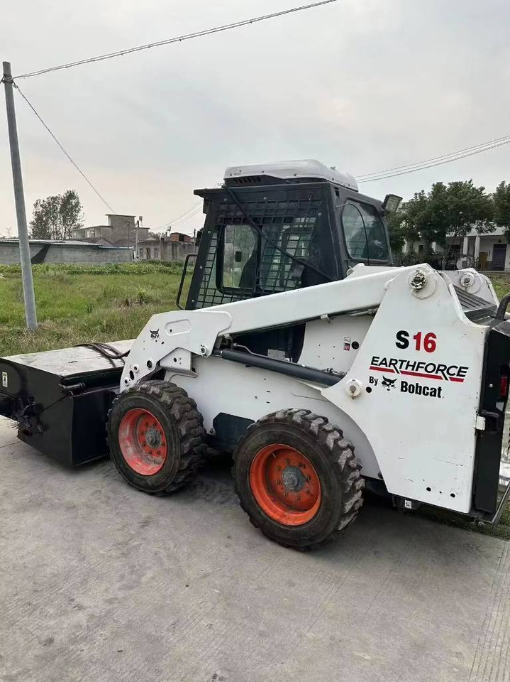 Bobcat S 16 - Мини-погрузчик с бортовым поворотом: фото 3 Bobcat S 16 - Мини-погрузчик с бортовым поворотом: фото 3