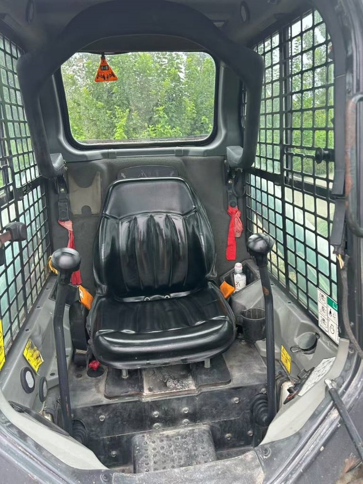 Bobcat S 450 - Мини-погрузчик с бортовым поворотом: фото 4 Bobcat S 450 - Мини-погрузчик с бортовым поворотом: фото 4