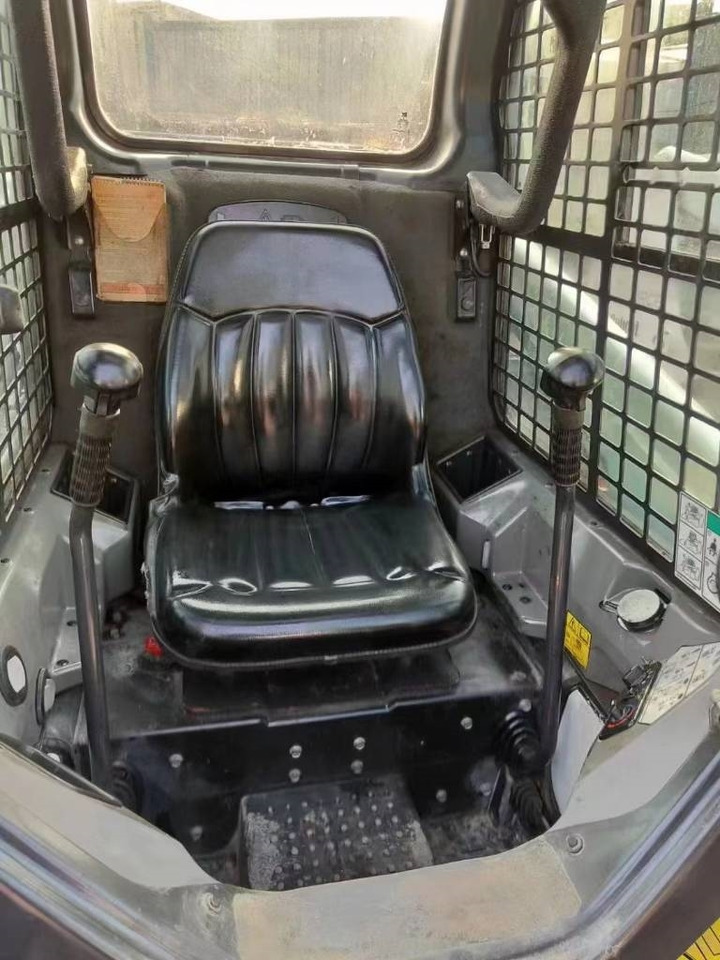 Bobcat S 450 - Мини-погрузчик с бортовым поворотом: фото 2 Bobcat S 450 - Мини-погрузчик с бортовым поворотом: фото 2