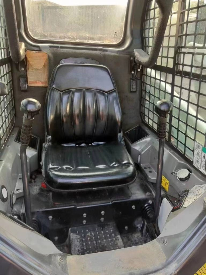 Bobcat S 450 - Мини-погрузчик с бортовым поворотом: фото 3 Bobcat S 450 - Мини-погрузчик с бортовым поворотом: фото 3