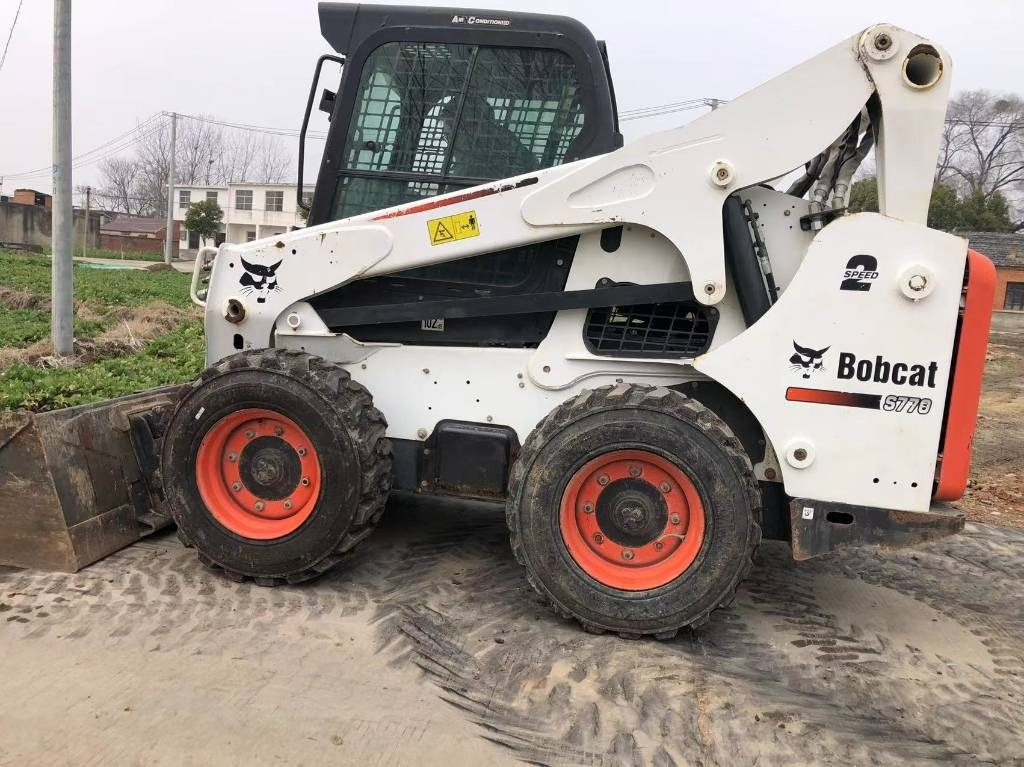 Bobcat T 770 - Мини-погрузчик с бортовым поворотом: фото 5 Bobcat T 770 - Мини-погрузчик с бортовым поворотом: фото 5