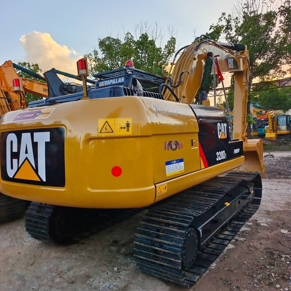 CAT 320 D - Гусеничный экскаватор: фото 3 CAT 320 D - Гусеничный экскаватор: фото 3